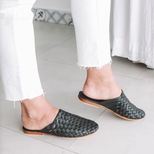 ‘Liberte’ Leather woven Tulum mule BLACK size 10